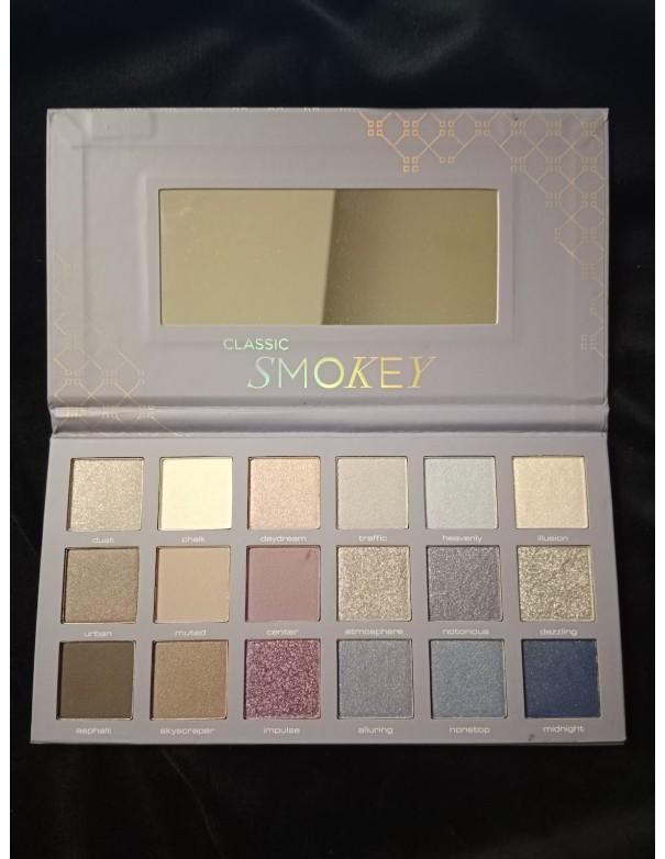 Palette 18 fards(Classic Smokey)